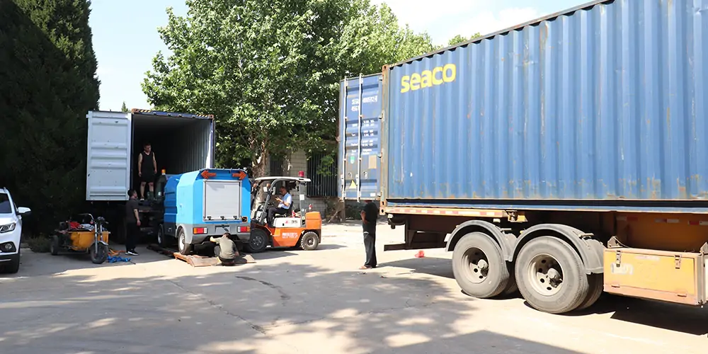 ​Four-wheel multi-functional street washer shipped to Saudi Arabia