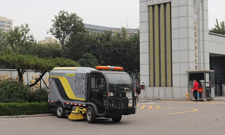 Small Electric Cleaning Vehicle: Elevating Urban Image