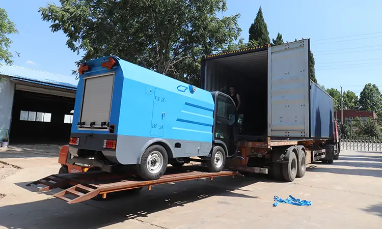 Electric Four-Wheel Road Washing Vehicle Sent Overseas