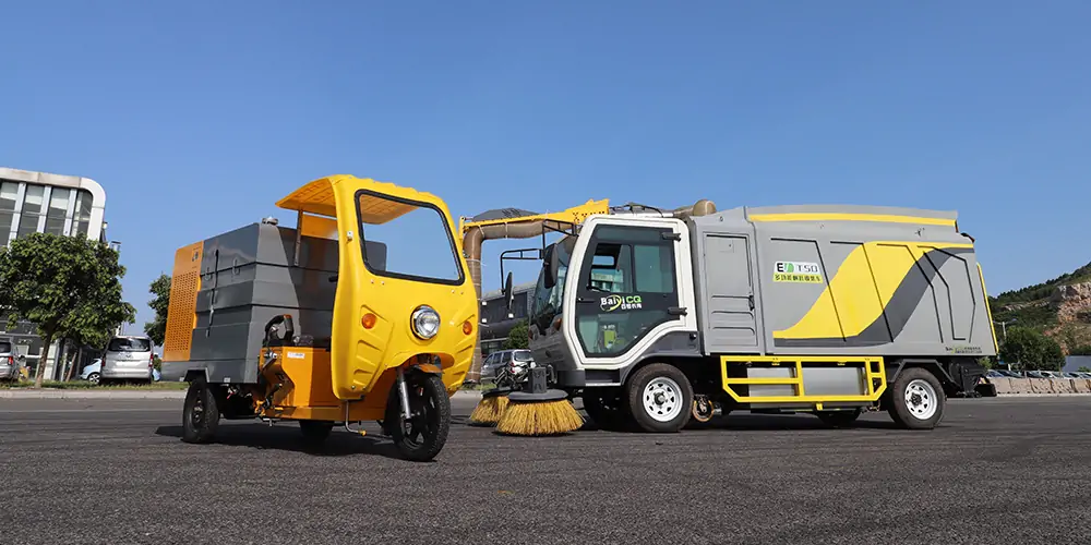 Green Sanitation with Pure Electric Leaf Collectors Truck