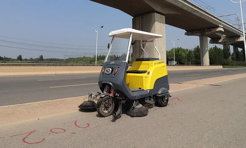 Efficient and Eco-Friendly Electric Three-Wheeled Sweeper