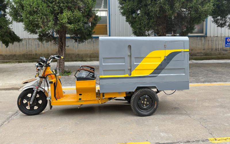 Hybrid Three-wheel Street Washer
