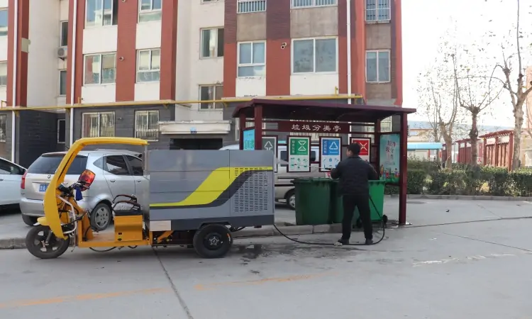 Efficient Sidewalk Cleaning with High-Pressure Small Road Washing Tricycle