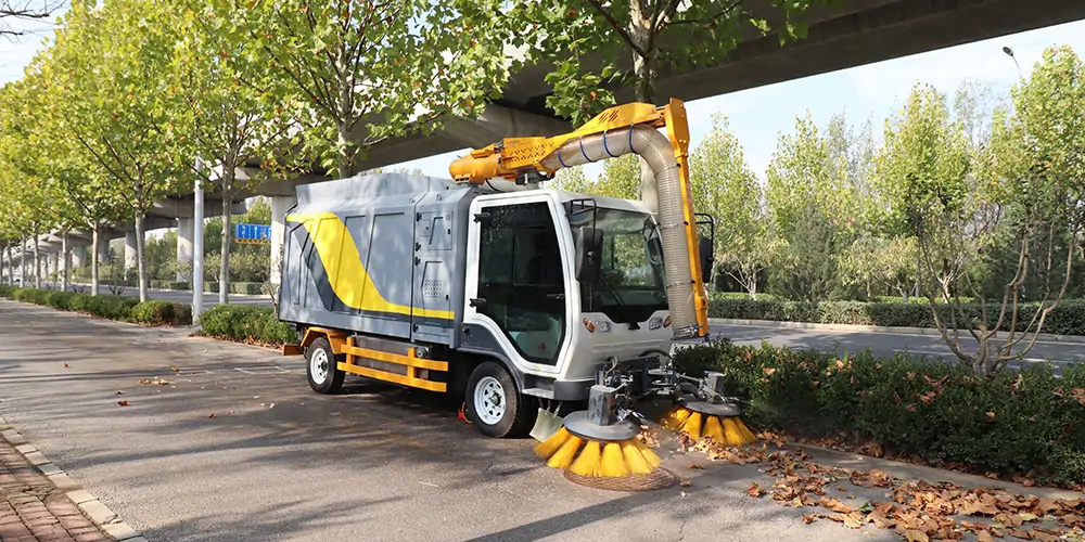  electric leaf collection vehicle,leaf vacuum truck, vacuum truck for leaves