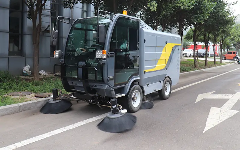 Electric Compact  Road Sweeper