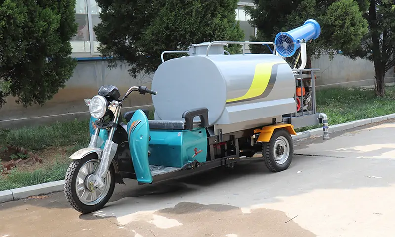 The Small Three-Wheeled Water Sprinkler Truck:Urban Cleanliness Assistant