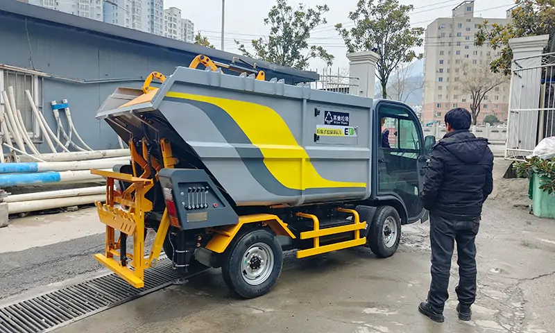 Lueyang County Launches Small Rear-loading Garbage Truck Initiative
