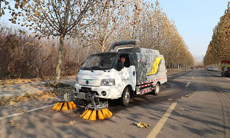 New Energy Leaf Collection Vehicle: A Green Solution for Urban Cleaning