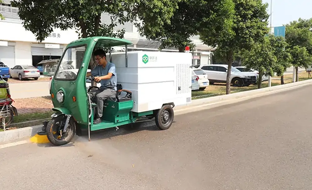 Customized Multi-Functional Street Washing Machine with Side Brush