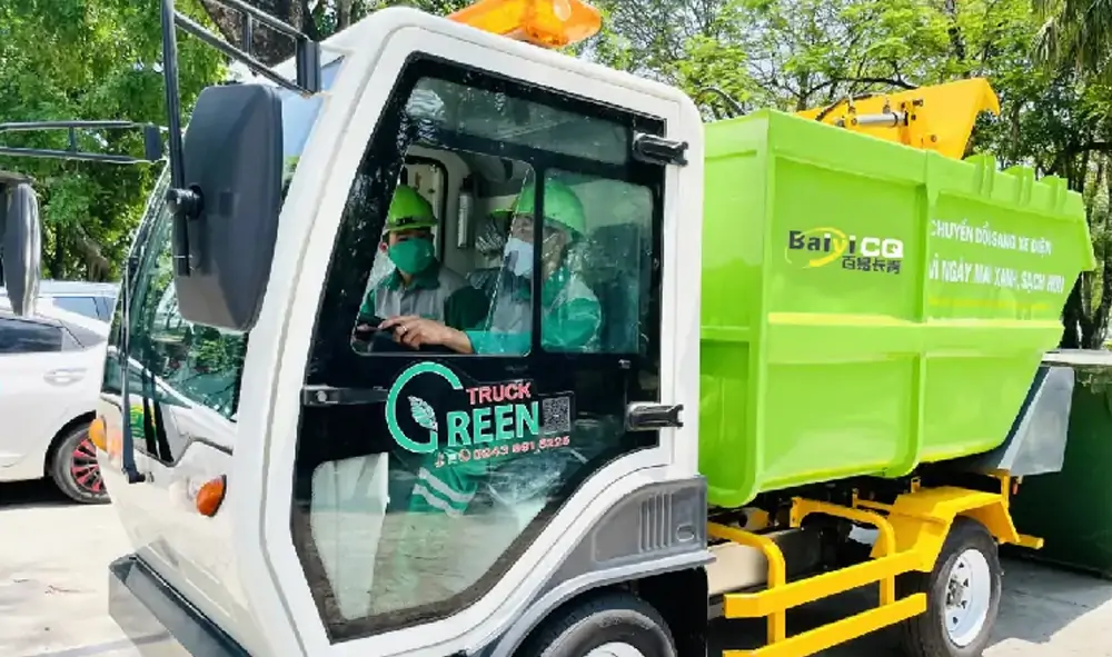 Six Electric Garbage Trucks Are in Use in Vietnam