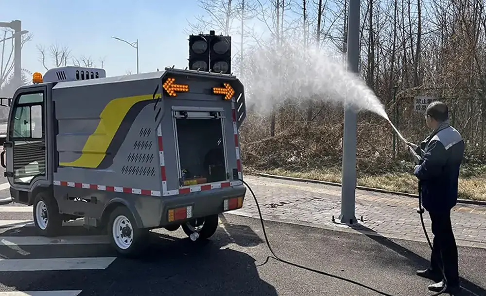 Advanced Urban Sanitation Solutions: Four-Wheel Street Washer Truck