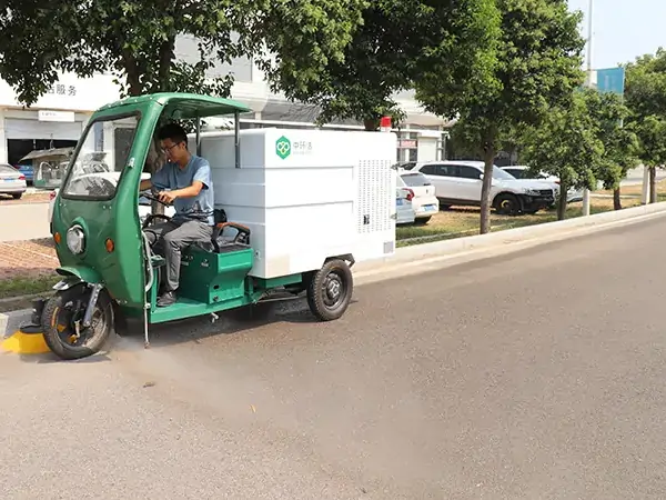 Customized Multi-Functional Street Washing Machine with Side Brush