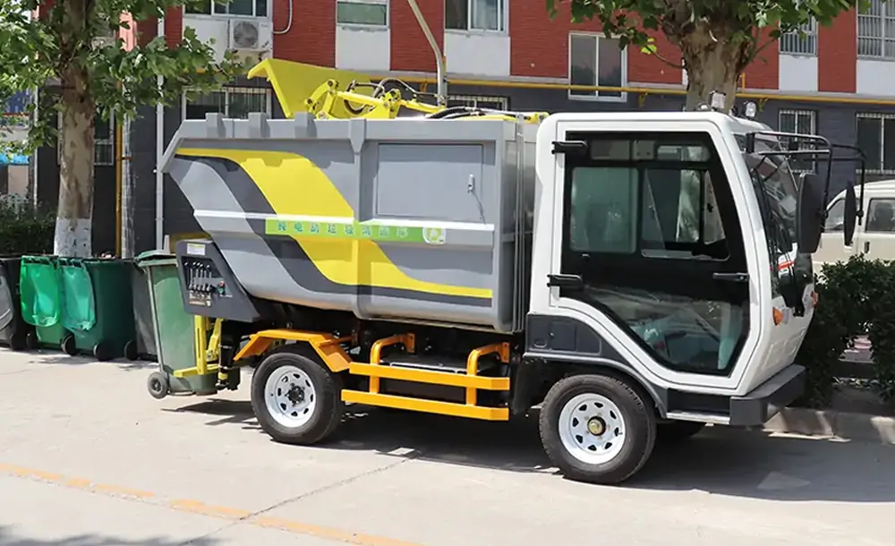 Utilizing Small Rear-mounted Garbage Transport for Property Streets' Waste