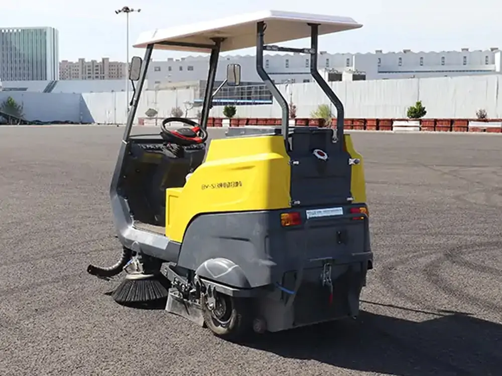 Electric Three-Wheeled Sweeper, Ride on Sweeper, Ride Floor Sweeper