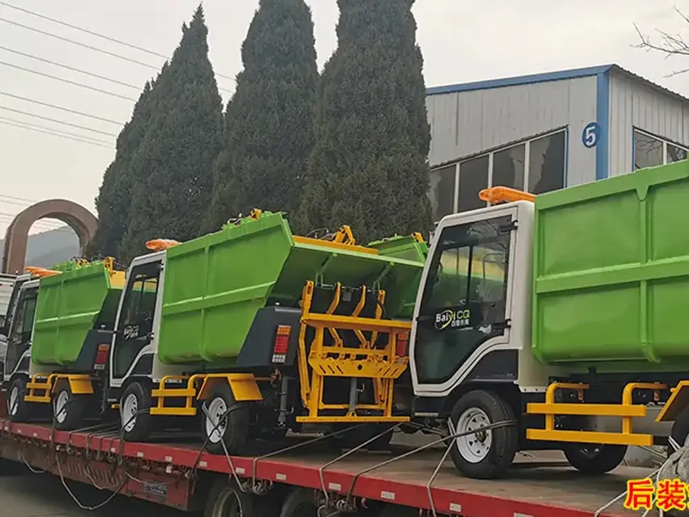 Small Electric Garbage Trucks Are Sent to Vietnam