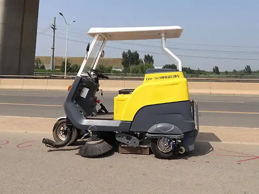 Electric Three-Wheeled Sweeper, Ride on Sweeper, Ride Floor Sweeper