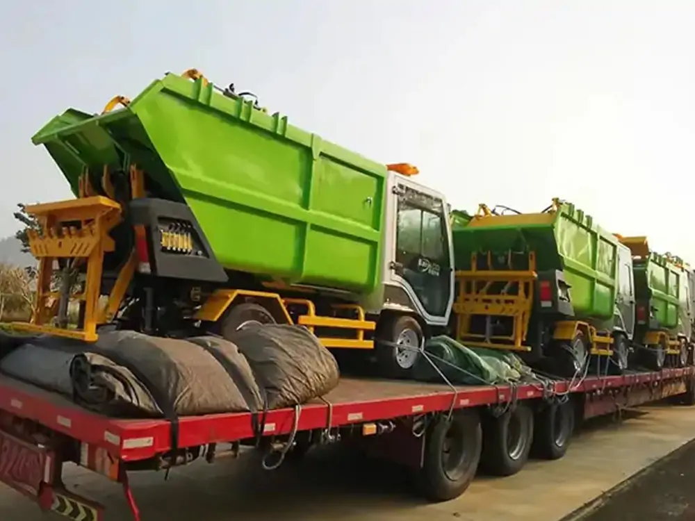 Small Electric Garbage Trucks Are Sent to Vietnam